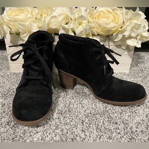 LAST CHANCE! Clarks Women’s Lace Up Black Suede High Heel Ankle Boots, Size 7